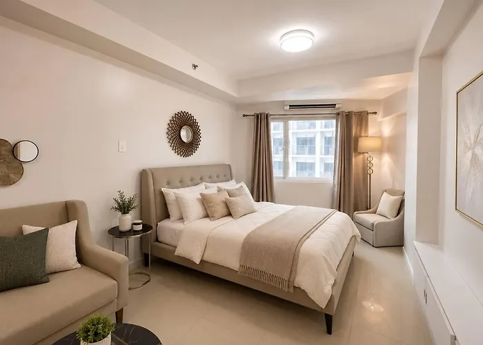 Апартаменты Luxury Open Concept Front Of Mall Of At Shell Residences Tower B *